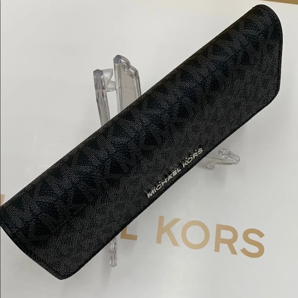 MICHAEL KORS JET SET TRAVEL LG TRIFOLD BLACK